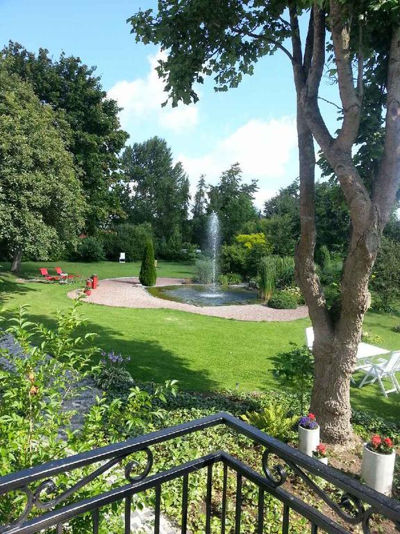 Solrosen I Simrishamn - Oesterlen ภายนอก รูปภาพ